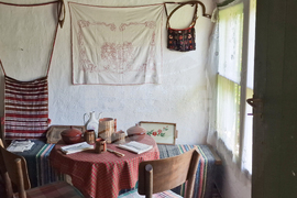 Село Ушинци - етнографски музей - църква