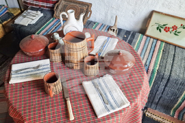 Село Ушинци - етнографски музей - църква