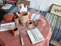 Село Ушинци - етнографски музей - църква