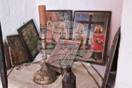 Село Ушинци - етнографски музей - църква