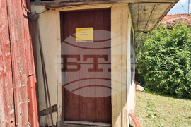 Село Ушинци - етнографски музей - църква