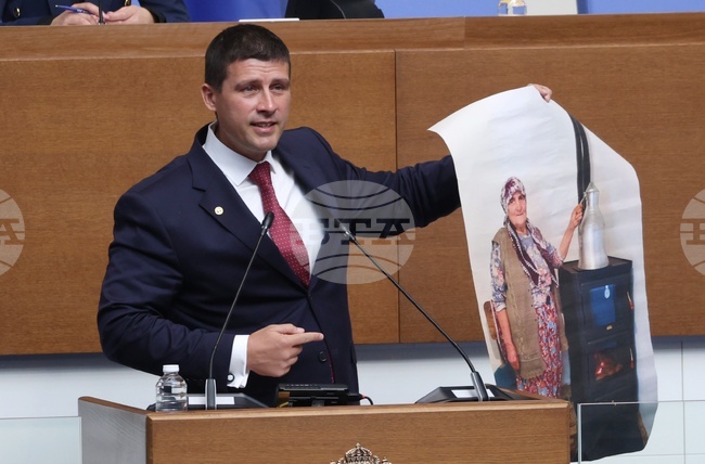 ДПС се превърна от една партия за защита на онеправданите в основен агресор заедно с ГЕРБ, заявиха в декларация от "Величие" 