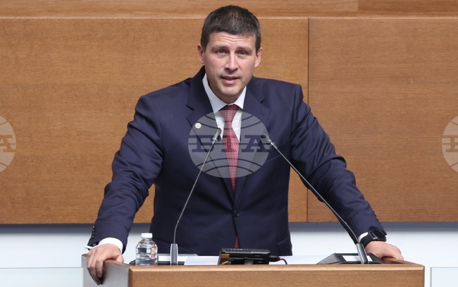 Има огромен контраст между България и Европа, заявиха в декларация от "Величие"