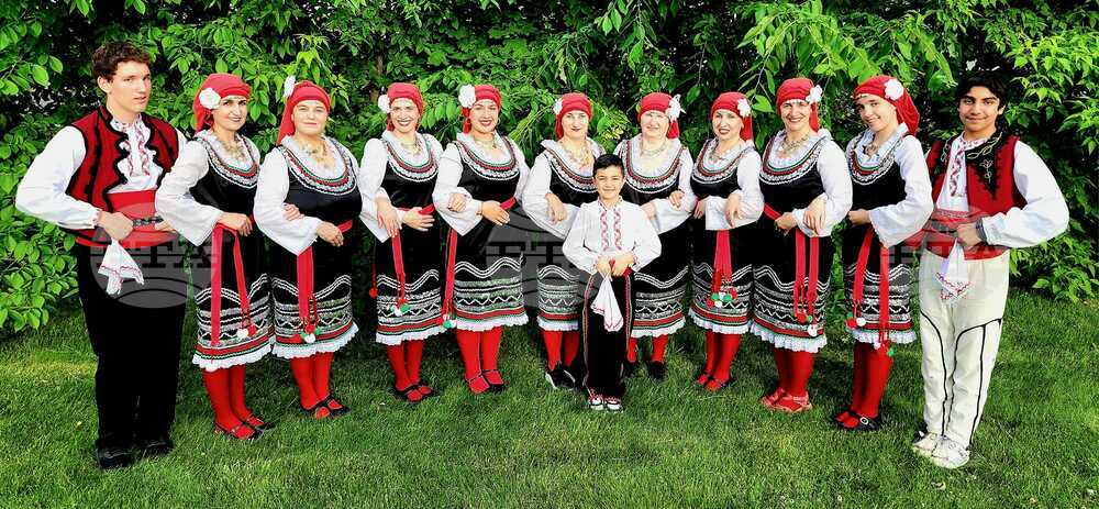 Танцова компания „Балкани“ от остров Перо, Канада, представи графика на курсовете по български народни танци през летния сезон