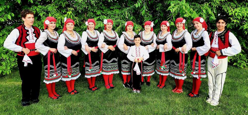 Записването на нови танцьори в Танцовата компания „Балкани“ от остров Перо, Канада, ще продължи до 2 ноември