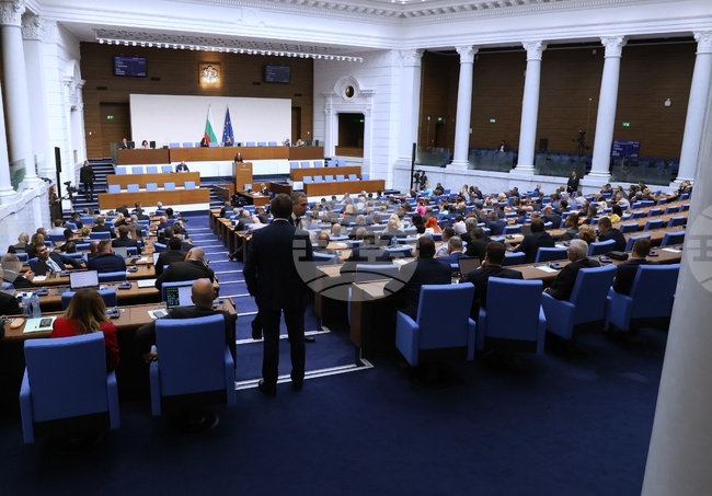 Tensions Rise among Parliamentary Groups on Wednesday