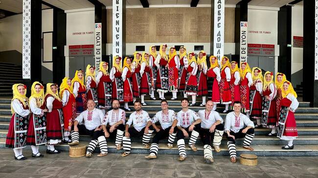 Самодеен танцов състав „Българска роза“ ще сформира нова група за български народни танци във френския град Босолей