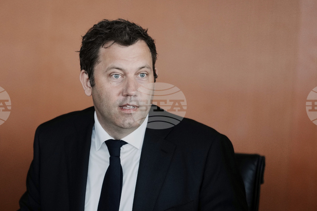 Германия ще се включи в осигуряването на гаранции за сигурността на Украйна, каза вицеканцлерът