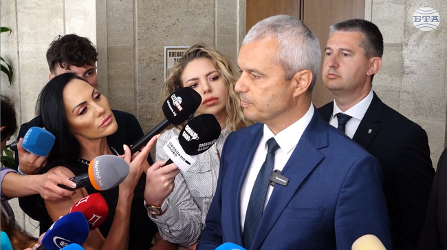 За нас е въпрос на гордост и чест, че прокуратурата на Пеевски ни атакува, каза Костадин Костадинов за имунитетите на депутати от „Възраждане“