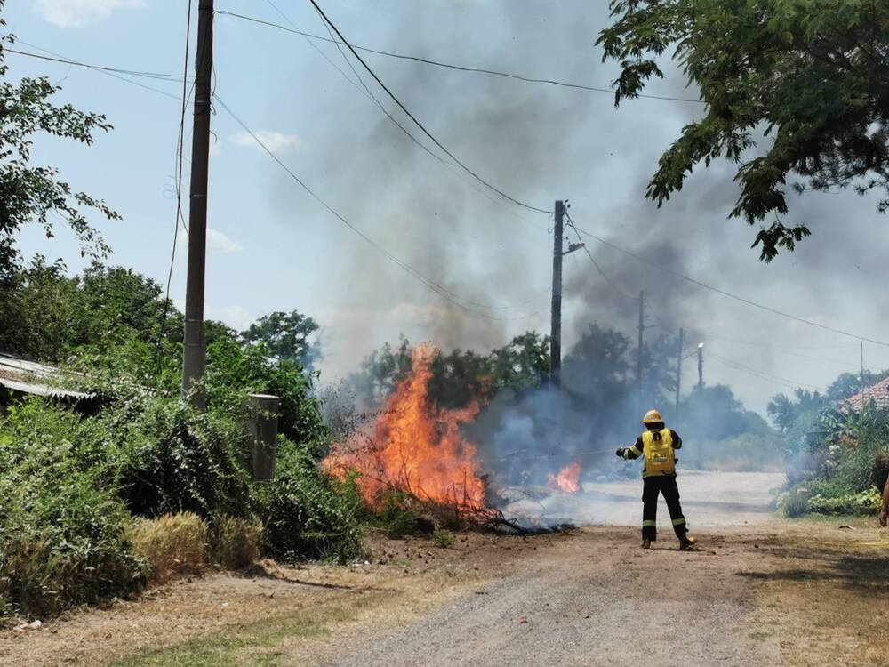 Община Варна: Екип от Доброволно формирование Варна предотврати разрастването на пожар в с. Мирово
