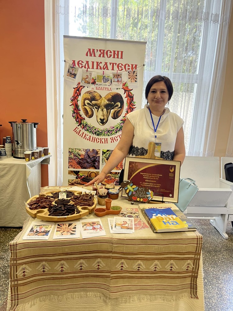 Семейство етнически българи от Болград представи български ястия по време на Бесарабски икономически форум в Украйна