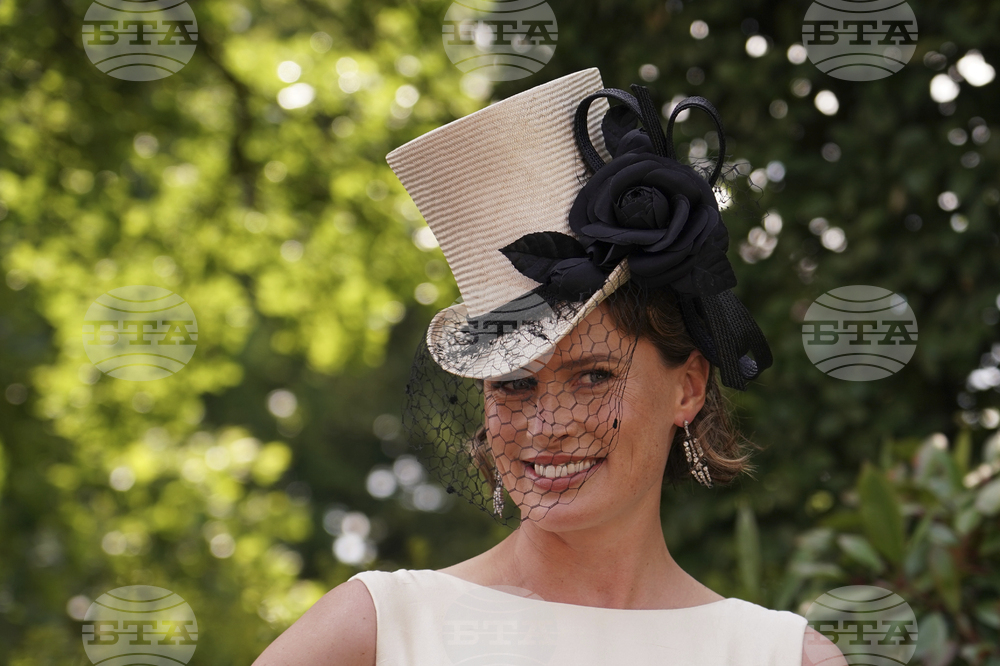 CORRECTION Britain Royal Ascot