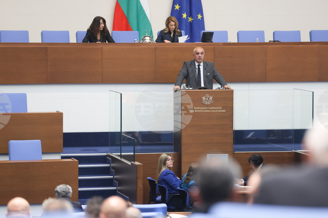 Разрешение за продължително пребиваване у нас ще се издават и на т. нар. дигитални номади, които притежават виза за дългосрочно пребиваване, гласува НС