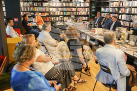 Нов български университет  - проф. Момчил Методиев - книга -  представяне