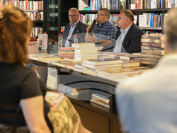 Нов български университет  - проф. Момчил Методиев - книга -  представяне