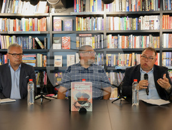 Нов български университет  - проф. Момчил Методиев - книга -  представяне