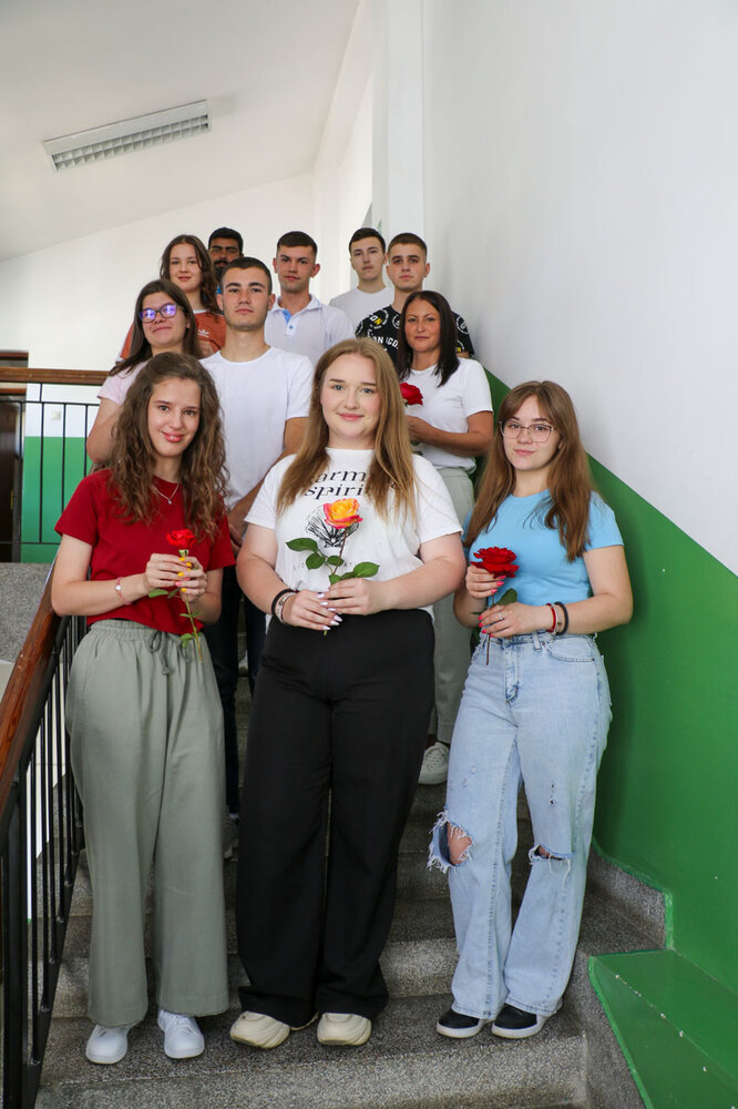 Тържествено връчване на дипломи се състоя в Босилеградската гимназия, Ясмина Митов е ученичка на випуска