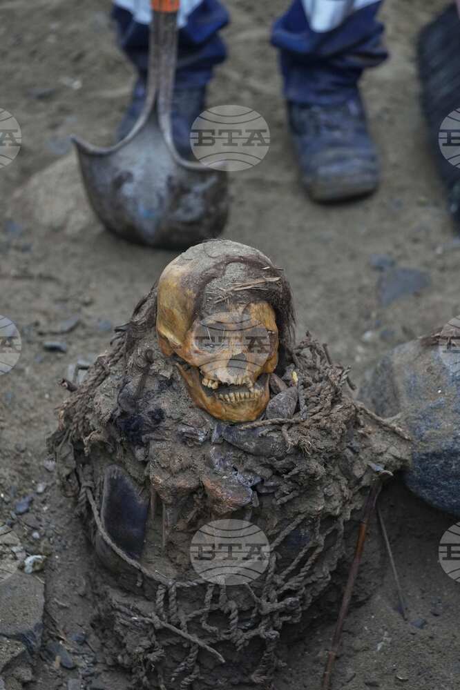 Работници откриха случайно 1000-годишна мумия от периода преди инките в столицата на Перу