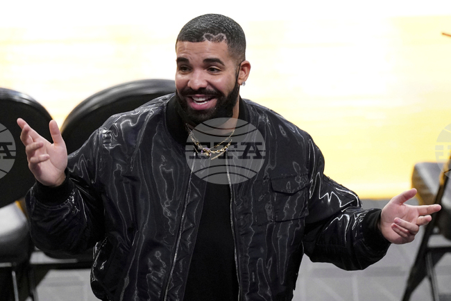 Дрейк отмени концерт във Великобритания заради "непредвидени“ проблеми при пътуването