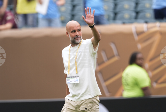 Пеп Гуардиола заяви, че решението на съдията да покаже червен картон на Рико Люис е било "ненужно"