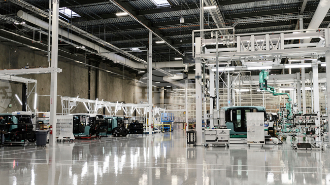 Производството в САЩ се свива за осми пореден месец през октомври, според проучване на Института за управление на доставките