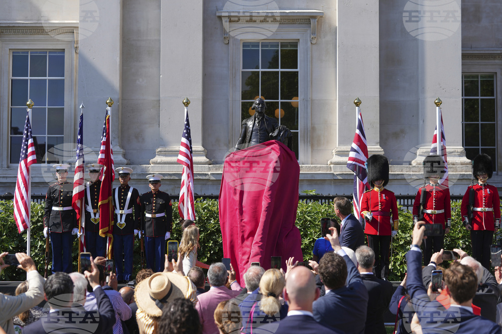 Britain Statue Rededication