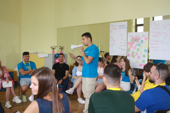 Национален младежки форум: Политици и младежи на една маса в търсене на решения- започна най-голямото младежко събитие в България