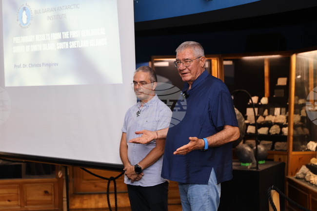 Пловдив - проф. Христо Пимпирев - „От Антарктика до лабораторията“