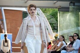 Бургас - Национална художествена академия - студенти - модно ревю