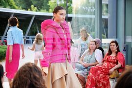 Бургас - Национална художествена академия - студенти - модно ревю