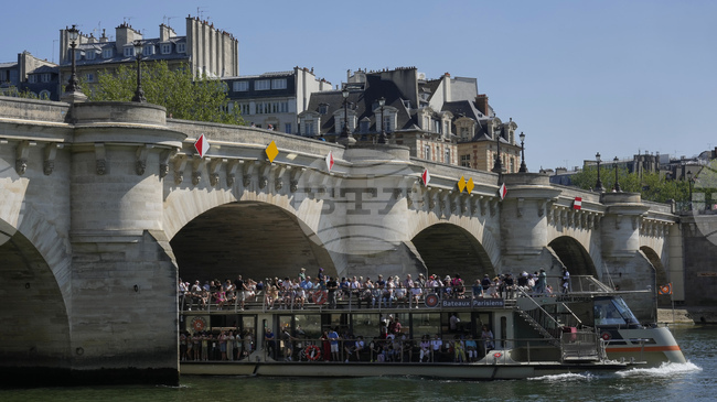 Paris Authorities Approve Renaming of Square in Hour of Christo and Jeanne-Claude