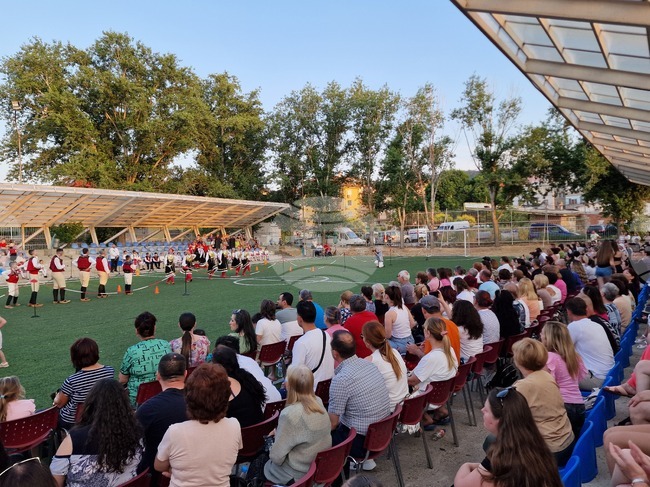 Арт център "Творецът" представи концерт в Свищов с участието на Ансамбъл „Учиндолчета“