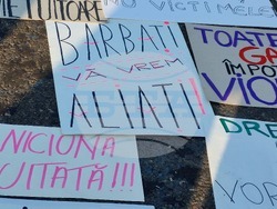 Румъния - протест срещу насилието над жени