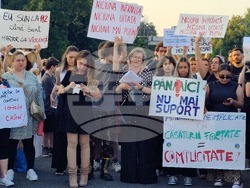 Румъния - протест срещу насилието над жени