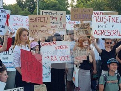 Румъния - протест срещу насилието над жени