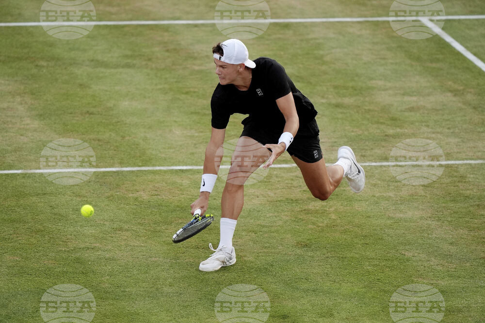 Холгер Руне се класира за четвъртфиналите на турнира по тенис на трева в Лондон