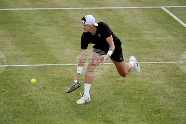 Холгер Руне се класира за четвъртфиналите на турнира по тенис на трева в Лондон