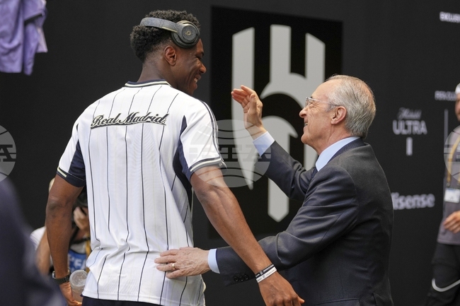 Перес за Карерас: „Един от най-добрите защитници в Европа“