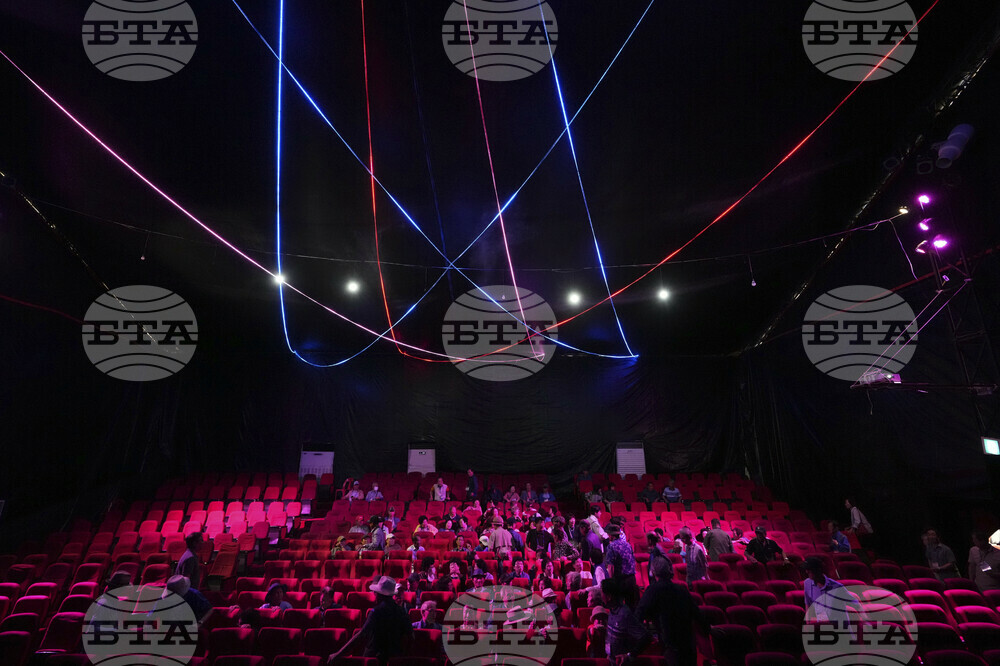 South Korea Last Circus Photo Gallery