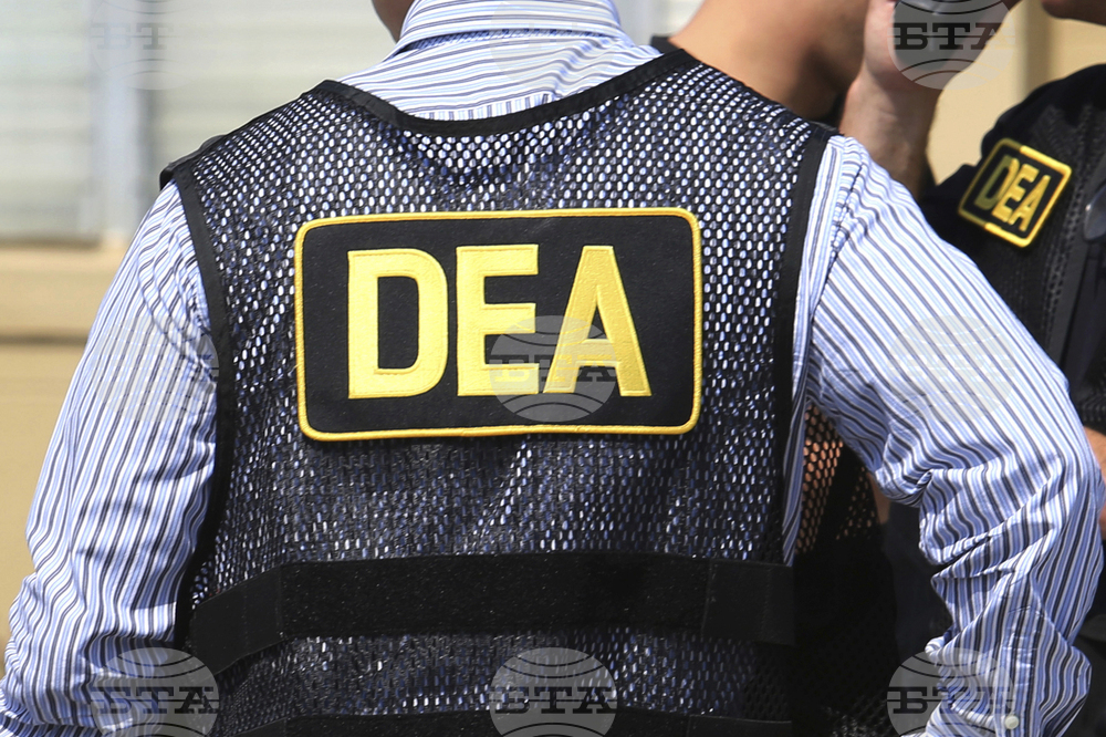 Бивш агент на ДЕА обвинен в предполагаема сделка за пране на милиони долари за мексикански наркокартел 