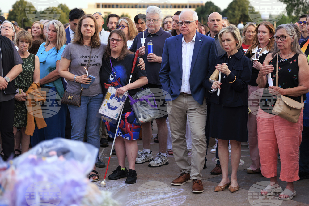 APTOPIX Minnesota Lawmakers Shot Vigil
