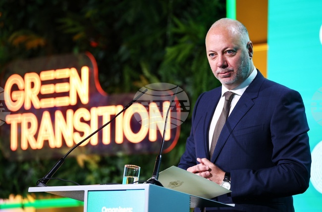 В България бизнесът е национално отговорен и инвестира в енергоспестяващи технологии, каза премиерът Росен Желязков