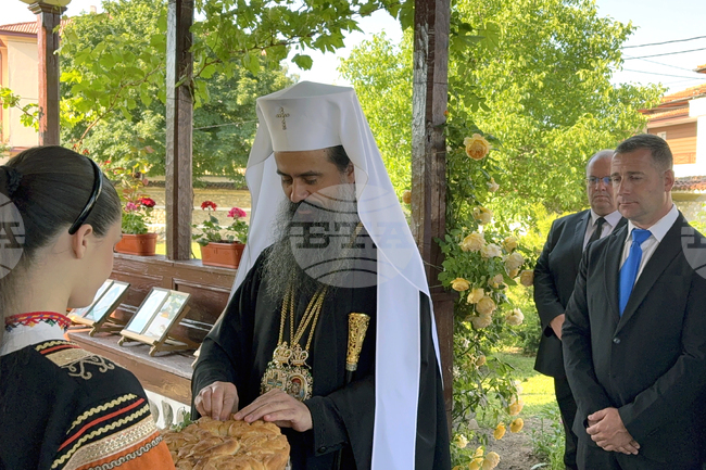 Патриарх Даниил възглави света литургия в храм „Св. Николай Чудотворец“ в Самоков
