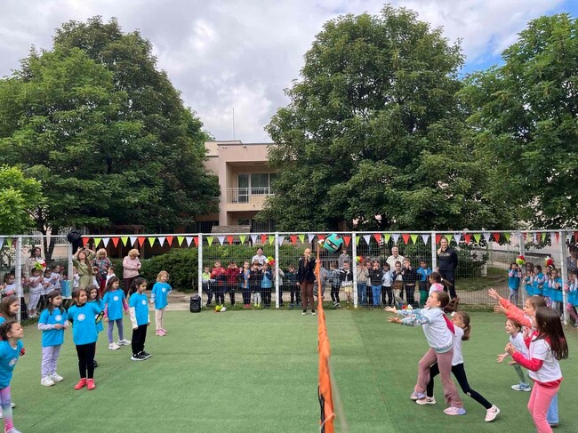 МОН започна програмата „Силен старт" за насърчаване на физическата активност на децата 