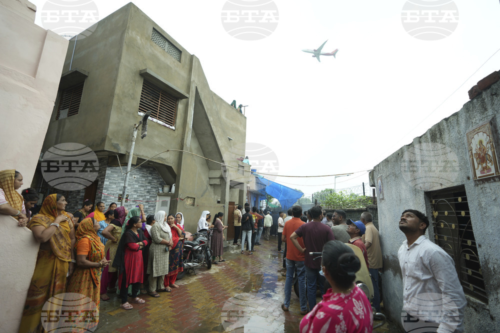 APTOPIX India Plane Crash