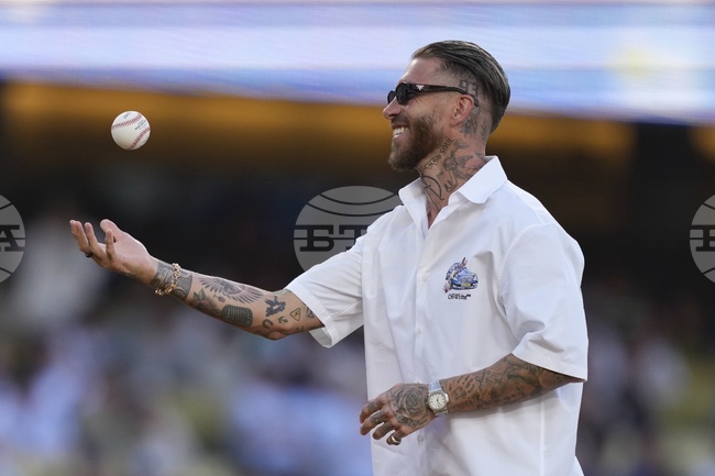 Серхио Рамос и група инвеститори са постигнали принципно споразумение за закупуване на испанския футболен клуб Севиля