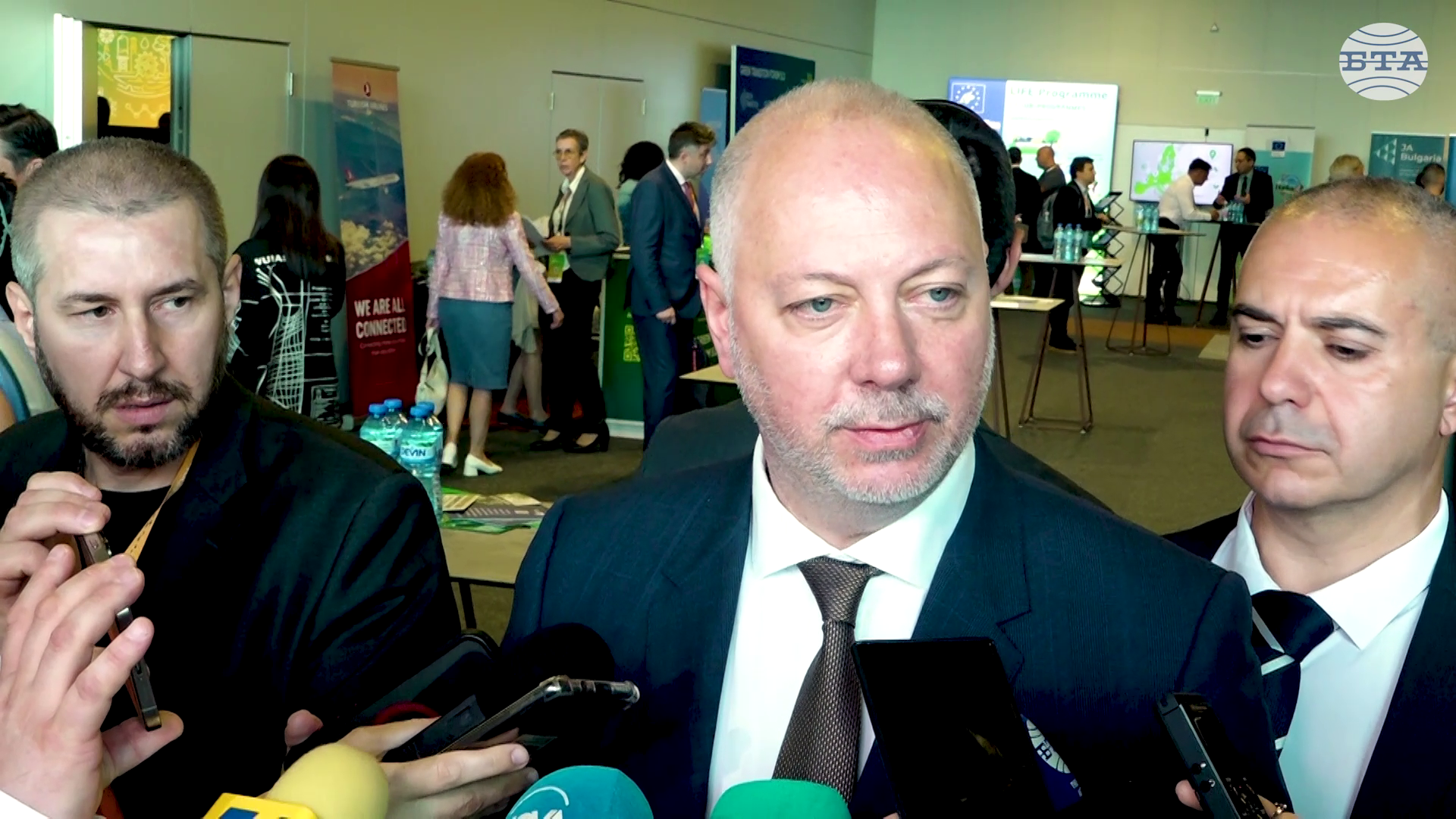 Българските дипломати от Иран са евакуирани в Азербайджан, каза премиерът Росен Желязков