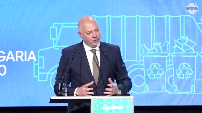В България бизнесът е национално отговорен и инвестира в енергоспестяващи технологии, каза премиерът Росен Желязков