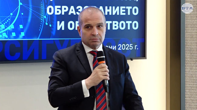 Надявам се, че университетите ще създават повече специалисти по киберсигурност, а потребителите ще се чувстват по-сигурни, каза Гроздан Караджов