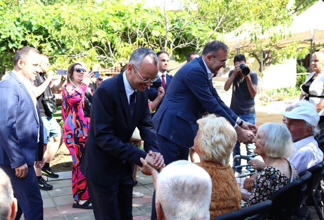 Кметът Методи Байкушев и министър Борислав Гуцанов дадоха старт на ремонта на Дом за стари хора „Света Петка“ в Благоевград